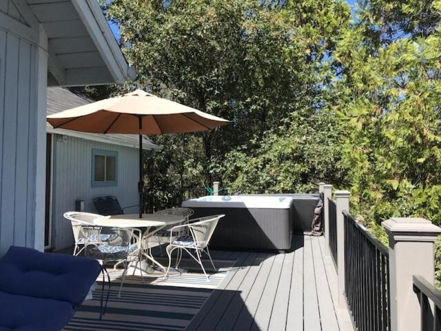 Near Yosemite Bass With Hot Tub, View, Pet Friendly