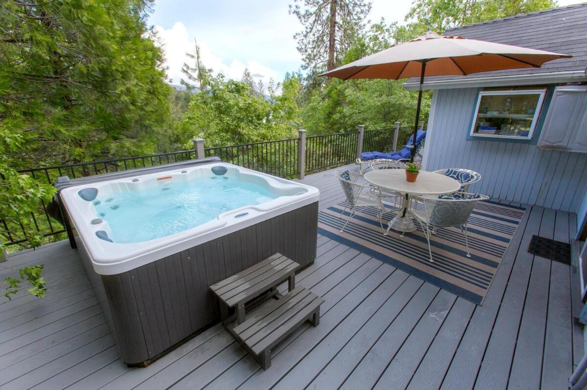 Near Yosemite Bass With Hot Tub, View, Pet Friendly Holiday home Bass Lake