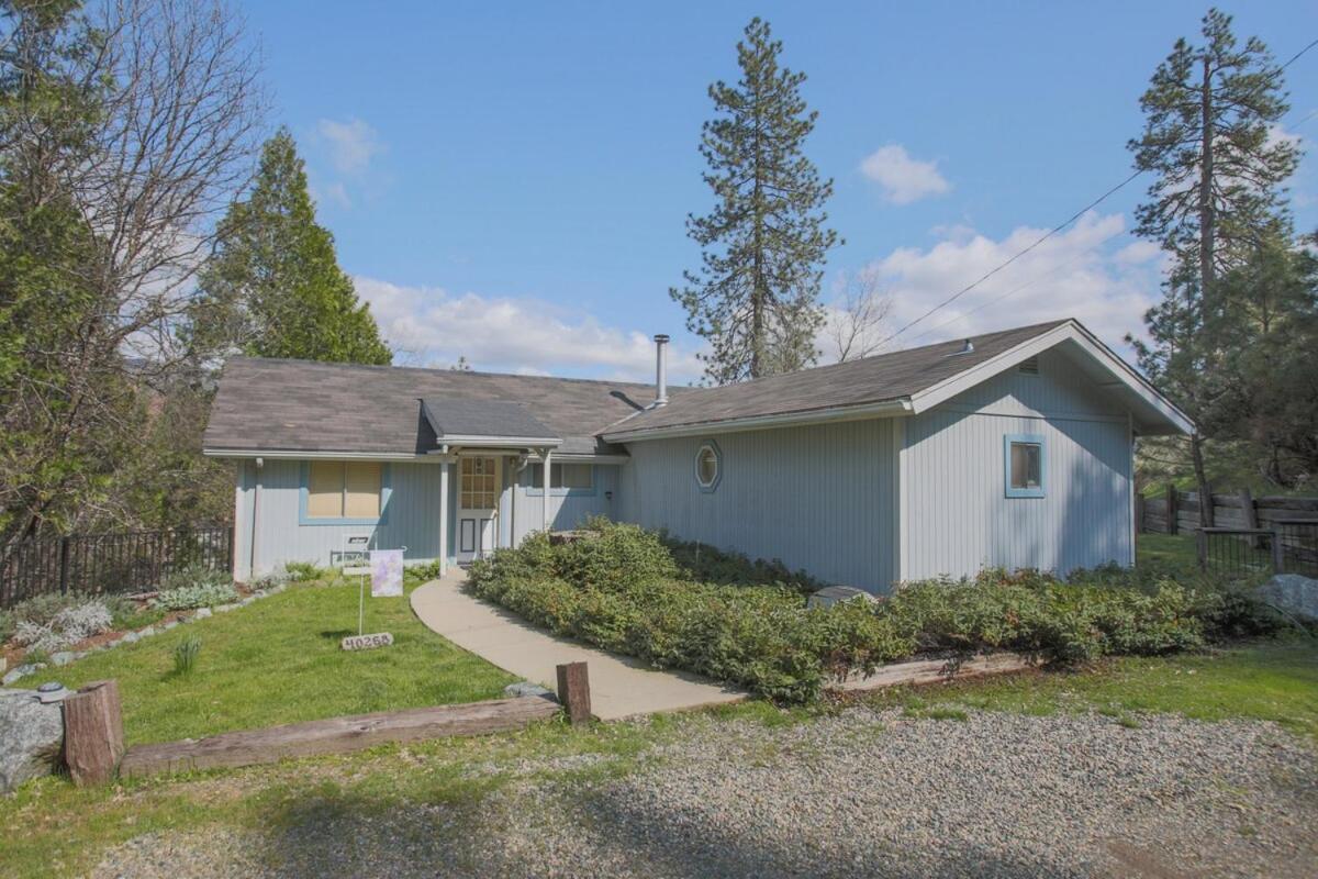 Near Yosemite Bass With Hot Tub, View, Pet Friendly Holiday home