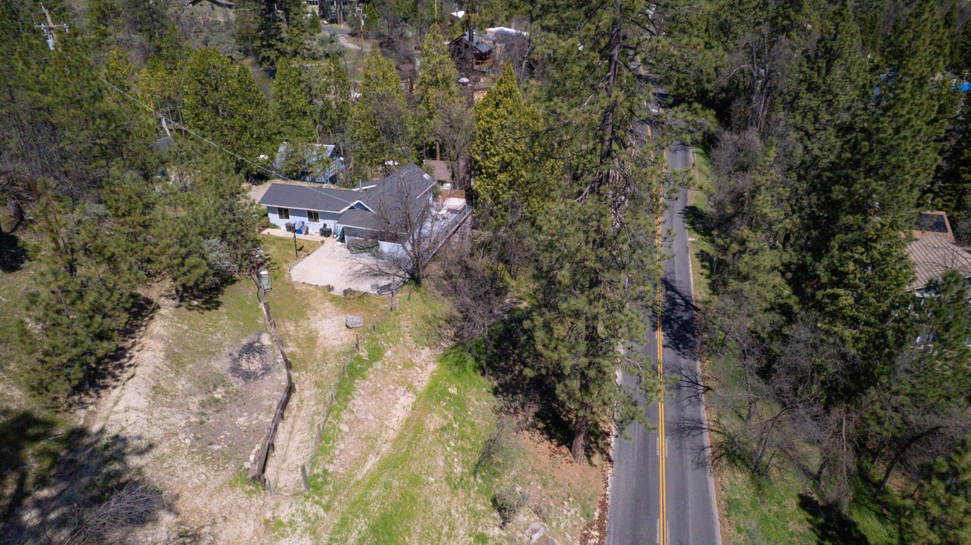 Near Yosemite Bass With Hot Tub, View, Pet Friendly Holiday home Bass Lake