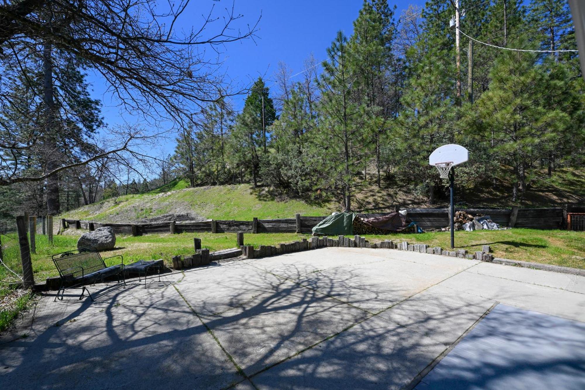 Near Yosemite Bass With Hot Tub, View, Pet Friendly Bass Lake