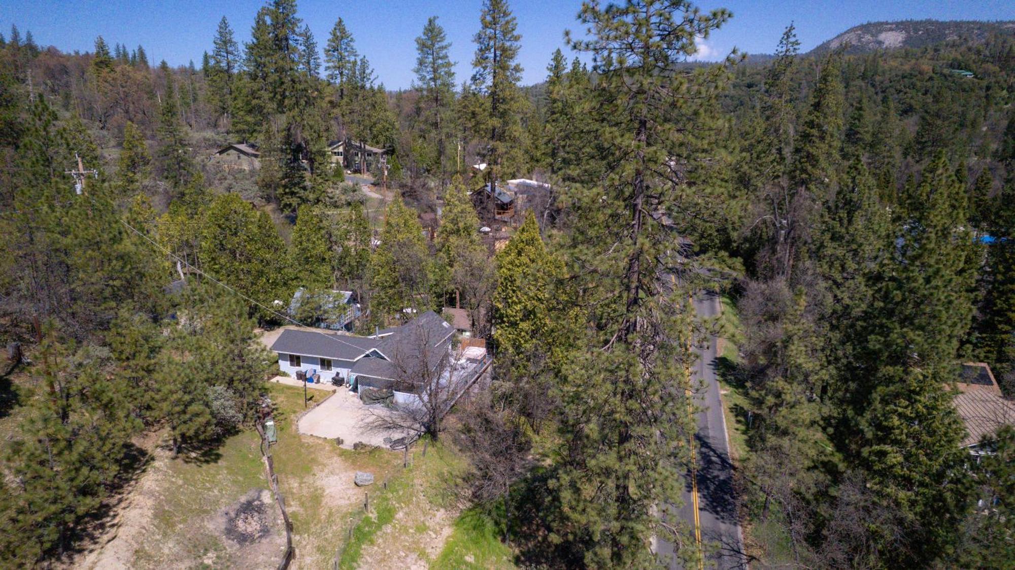 Near Yosemite Bass With Hot Tub, View, Pet Friendly Holiday home