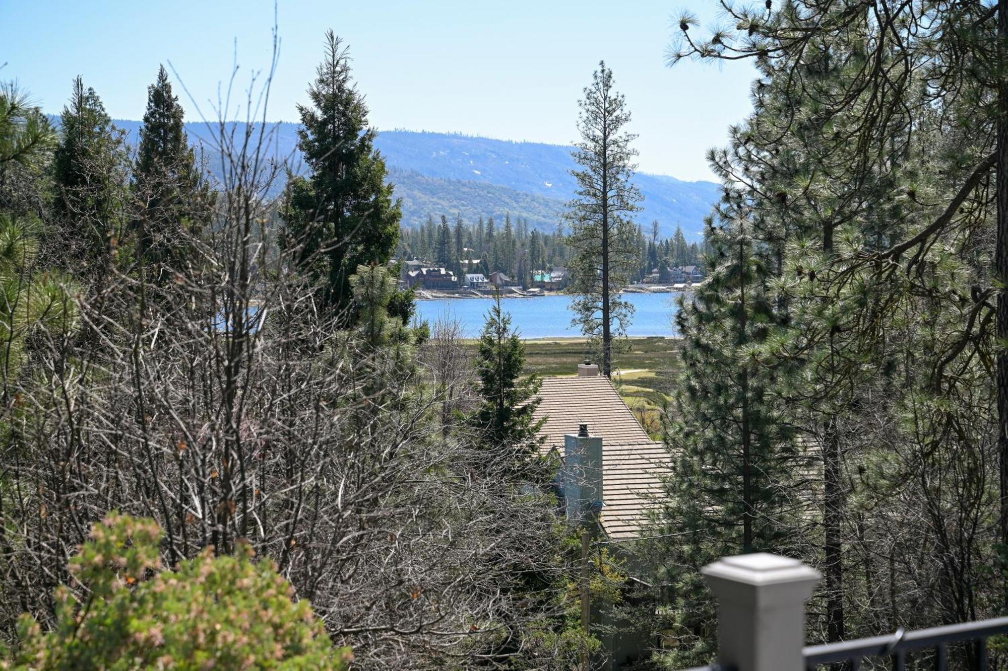 Near Yosemite Bass With Hot Tub, View, Pet Friendly Holiday home Bass Lake