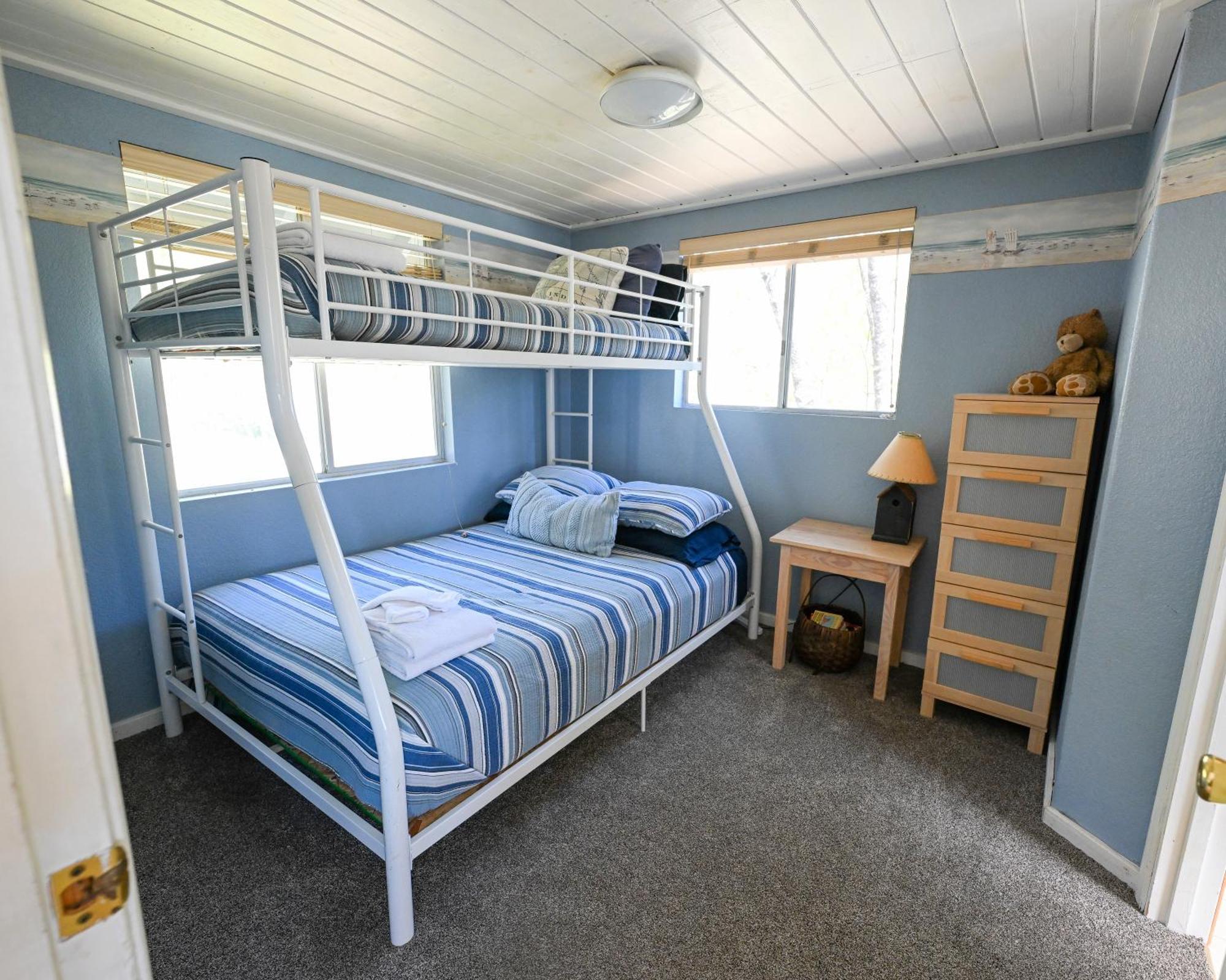 Near Yosemite Bass With Hot Tub, View, Pet Friendly Holiday home Bass Lake